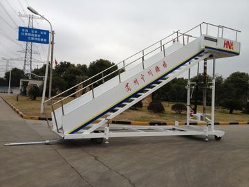 China Escaleras remolcables durables L 5795 x W del pasajero x 1760 H 3850 milímetros de total proveedor